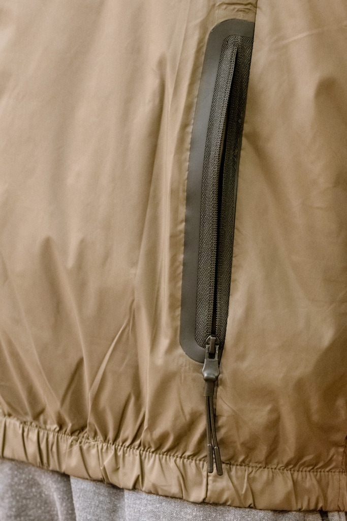 CAMPERA ROMPEVIENTOS - MEJILLON