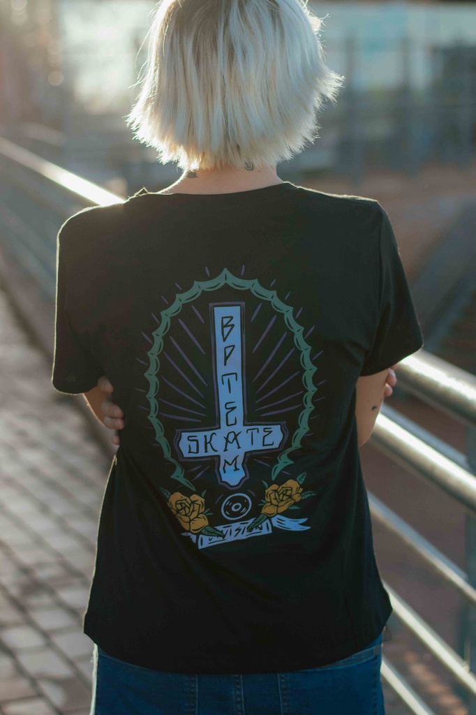 REMERA MUJER - RELIGION