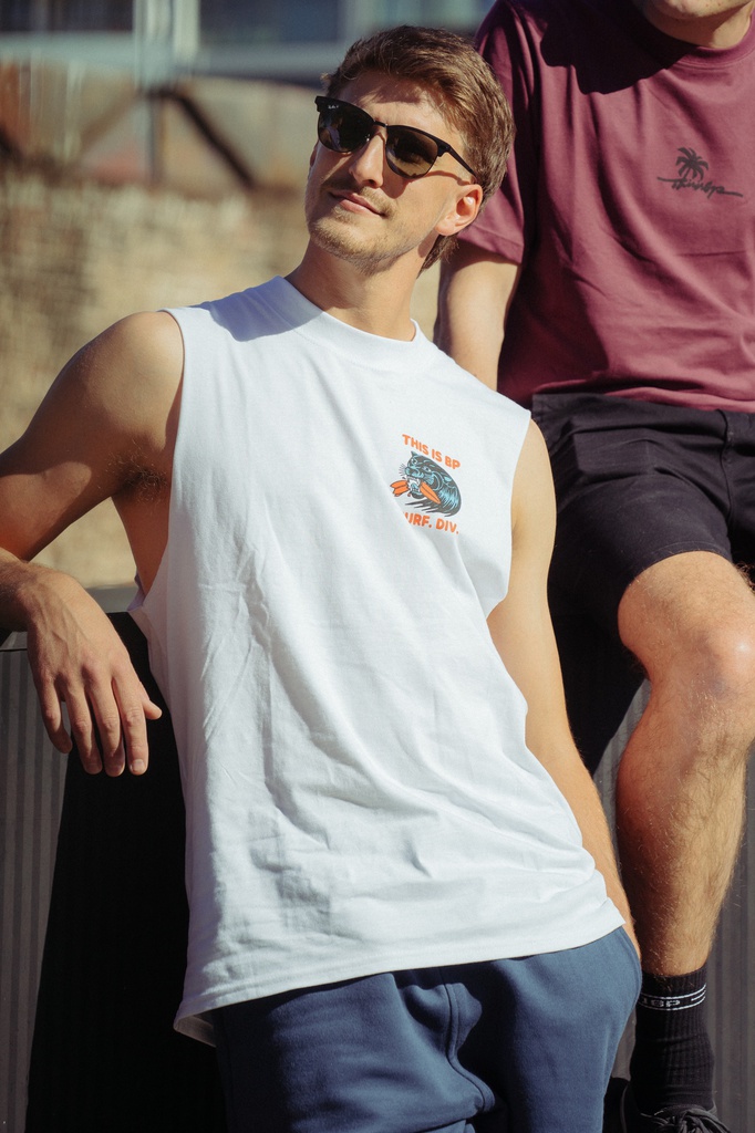 REMERA SM - GARRAS