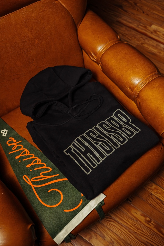 BUZO CANGURO CON CAPUCHA RELAXED FIT - CAOBA