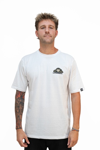 [031215G38] REMERA - RED FLAG