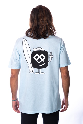 [031215H39] REMERA - CUADRADITO