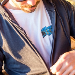 [004215150         ] CAMPERA CANGURO - SOBRIA