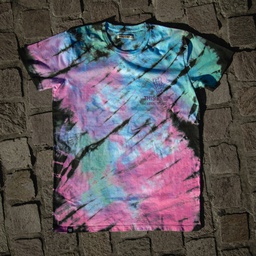 [093215048         ] REMERA MANGA CORTA MUJER - ALUCINOGENA